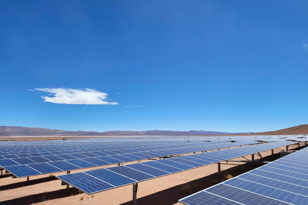 Water and mountain photovoltaic flexible support construction scheme leads the new trend of green energy construction