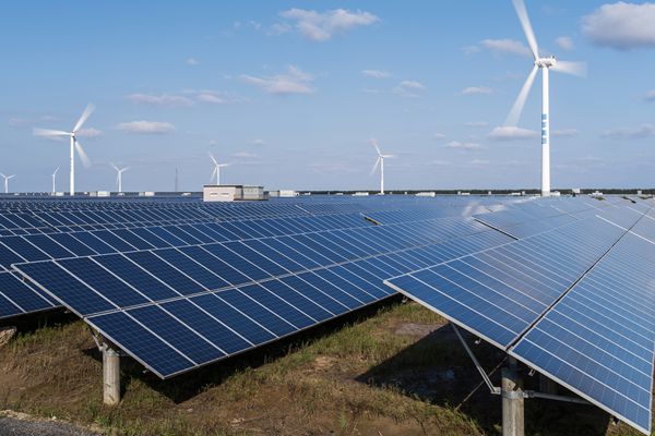 What Is a Solar Energy Storage System? Power Your Home Day