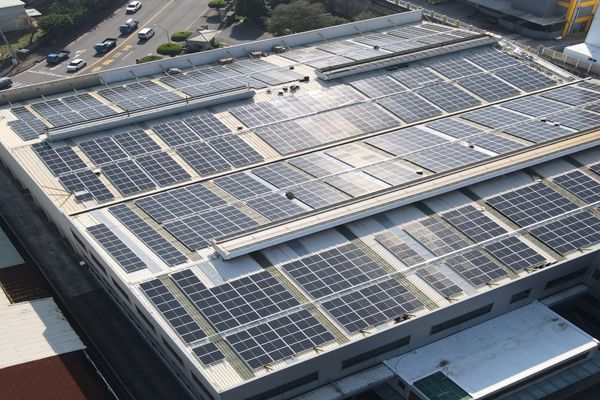 Flat Roof Mounted Solar Panels: Engineering Secure