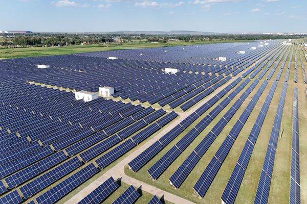 Maximize ROI with Advanced Commercial Solar Battery Storage Systems in 2025